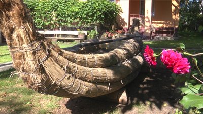Виготовляючи такі човни, Микола Рудь намагається популяризувати туризм Виготовляючи такі човни, Микола Рудь намагається популяризувати туризм