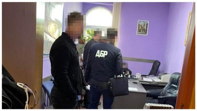 Організували схему зі збуту наркотичних засобів. На Запоріжжі правоохоронцям повідомили про підозру