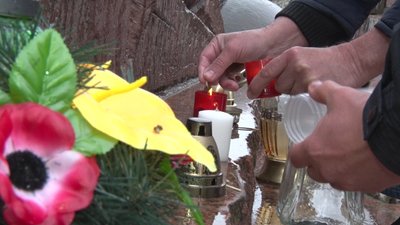Біля пам'ятника жертвам Чорнобильської трагедії засвітили лампадки