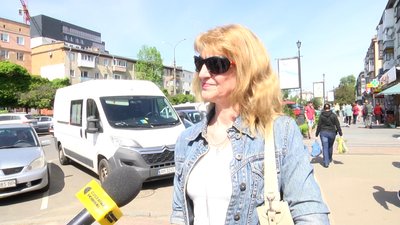 Штучні чи живі квіти на кладовище: що кажуть житомиряни та екологи Штучні чи живі квіти на кладовище: що кажуть житомиряни та екологи