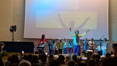 "За благодійні концерти ми привезли 5-6 тонн гуманітарної допомоги", – народні артисти України Назарій і Дмитро Яремчуки "За благодійні концерти ми привезли 5-6 тонн гуманітарної допомоги", – народні артисти України Назарій і Дмитро Яремчуки