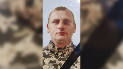 Сьогодні 27 жовтня на Чернігівщині в останню путь провели дев'ятьох військовослужбовців Збройних Сил України Сьогодні 27 жовтня на Чернігівщині в останню путь провели дев'ятьох військовослужбовців Збройних Сил України