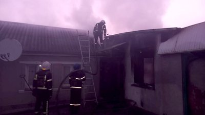 Обстріли з боку російських військ. На Миколаївщині сталася пожежа
