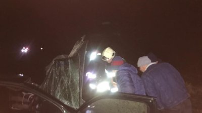 На Рівненщині зіткнулись легковик на вантажівка. Двоє людей травмувалися На Рівненщині зіткнулись легковик на вантажівка. Двоє людей травмувалися