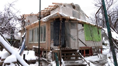 Два монахи із Нідерландів приїхали до Чернігова, щоб відбудовувати зруйновані будинки