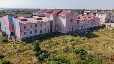 "Чекаємо на нову школу вже 30 років": три довгобуди на Буковині