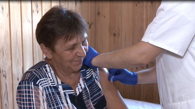 Дбають про здоров’я людей у віддалених селах: Черкащиною курсує "вакцинобус"