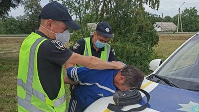 Житель Чернігівщини через ревнощі вбив жінку та намагався втекти – поліція