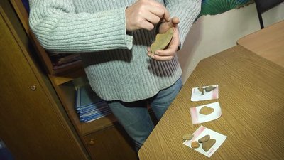 Кераміку знайшли шляхом шурфування на глибині 30-40 сантиметрів Кераміку знайшли шляхом шурфування на глибині 30-40 сантиметрів