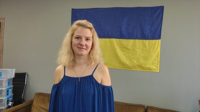 Пів сотні прапорів із подяками від бійців зібрали волинські волонтери штабу "Ангар" Пів сотні прапорів із подяками від бійців зібрали волинські волонтери штабу "Ангар"
