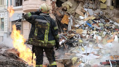 Обстріл центру Харкова: рятувальники повідомили щонайменше про двох загиблих
