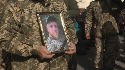 прощання з військовим Павлом Жуком у Хмельницькому прощання з військовим Павлом Жуком у Хмельницькому