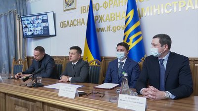 Вистачить всім! У Франківську Зеленський розповів, скільки закуплять доз вакцини від коронавірусу
