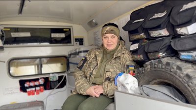 З вчительки до бойової медикині: історія військової з Одеси, яка пише вірші на фронті З вчительки до бойової медикині: історія військової з Одеси, яка пише вірші на фронті