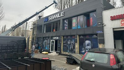 Незаконна споруда на проспекті Небесної Сотні в Одесі