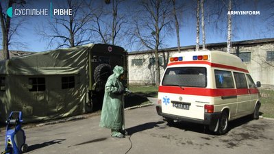 Мав контакт з інфікованою: рівненського військового перевірили на COVID-19
