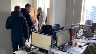 Накручувала голоси під час виборів. СБУ заблокувала діяльність "ботоферми" у Києві