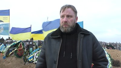 У Запоріжжі попрощалися із загиблим військовослужбовцем батальону "Азов" Іваном Сіріцею У Запоріжжі попрощалися із загиблим військовослужбовцем батальону "Азов" Іваном Сіріцею
