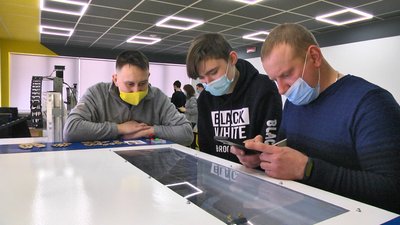 У Маріуполі, для безкоштовного навчання молоді, відкрили цифрову лабораторію У Маріуполі, для безкоштовного навчання молоді, відкрили цифрову лабораторію