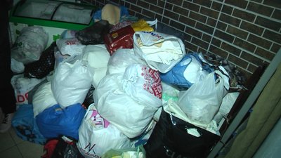 П’ять мікроавтобусів постільної білизни та рушників для поранених військових зібрали хмельничани за два дні П’ять мікроавтобусів постільної білизни та рушників для поранених військових зібрали хмельничани за два дні