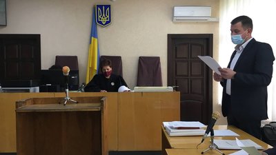 На Житомирщині зоозахисники протестували під судом, де розглядають справу про катування тварин На Житомирщині зоозахисники протестували під судом, де розглядають справу про катування тварин