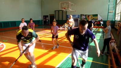 У Житомирі вперше створили команду з флорболу для дітей з cиндромом Дауна У Житомирі вперше створили команду з флорболу для дітей з cиндромом Дауна