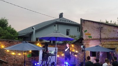 Проєкт "Warнякання": у Сумах на благодійному концерті зібрали 10 тис. грн для ЗСУ Проєкт "Warнякання": у Сумах на благодійному концерті зібрали 10 тис. грн для ЗСУ