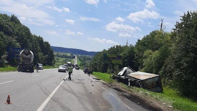 У ДТП поблизу Львова загинув водій мікроавтобуса