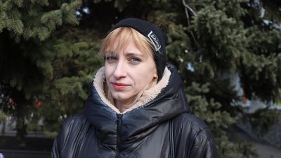 У Межовій на Дніпропетровщині діти влаштували благодійний ярмарок, аби зібрати гроші для ЗСУ У Межовій на Дніпропетровщині діти влаштували благодійний ярмарок, аби зібрати гроші для ЗСУ