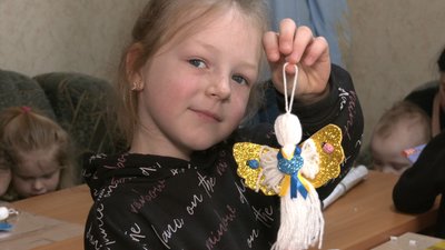 На Черкащині казками "зцілюють" травми війни На Черкащині казками "зцілюють" травми війни