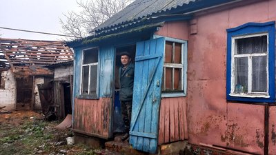 “Перший раз ховалися, а зараз вже звикли”. Сили РФ вчергове обстріляли Кіндратівку на Сумщині “Перший раз ховалися, а зараз вже звикли”. Сили РФ вчергове обстріляли Кіндратівку на Сумщині