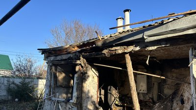 Російська армія вчергове обстріляла Херсон. Загинула дитина, є поранені