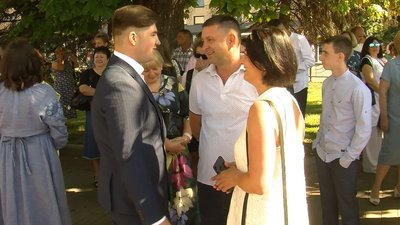 Майже 200 випускників шкіл Луцька отримали золоті та срібні відзнаки. Медалістів яких шкіл найбільше Майже 200 випускників шкіл Луцька отримали золоті та срібні відзнаки. Медалістів яких шкіл найбільше