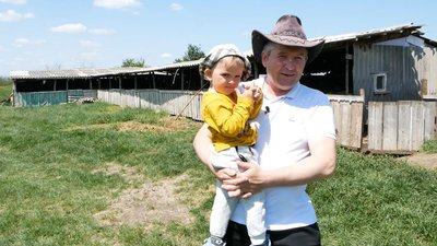 "Тримаю овець за все село". Буковинець займається вівчарством, яке зникає