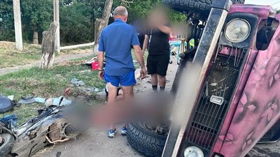 Загиблий і два травмованих: на Миколаївщині сталась ДТП Загиблий і два травмованих: на Миколаївщині сталась ДТП