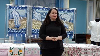 Вишиванка з таврійськими орнаментами. На Миколаївщині триває мистецький проєкт Вишиванка з таврійськими орнаментами. На Миколаївщині триває мистецький проєкт