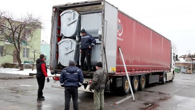 Вінниця передала Херсону 50 контейнерів для збору побутових відходів