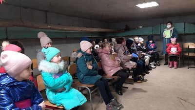 Евакуація у формі гри - у херсонський дитсадках та школах навчають дітей ховатись в укриття Евакуація у формі гри - у херсонський дитсадках та школах навчають дітей ховатись в укриття