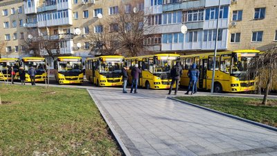 28 нових шкільних автобусів отримали територіальні громади Житомирщини 28 нових шкільних автобусів отримали територіальні громади Житомирщини
