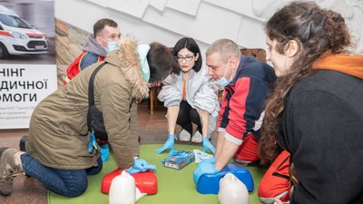 У Києві в метро проведуть тренінги з домедичної допомоги. На яких станціях У Києві в метро проведуть тренінги з домедичної допомоги. На яких станціях