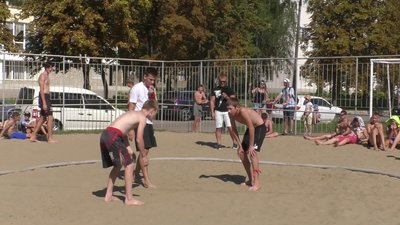 У Сумах відбувся відкритий чемпіонат міста з пляжної боротьби У Сумах відбувся відкритий чемпіонат міста з пляжної боротьби
