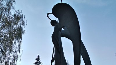 У Хмельницькому вшанували пам'ять жертв Голодомору. У Хмельницькому вшанували пам'ять жертв Голодомору.