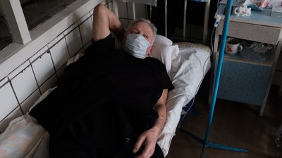 Відро і далі замість туалету: як за рік змінилися умови для пацієнтів з COVID-19 у лікарнях Буковини Відро і далі замість туалету: як за рік змінилися умови для пацієнтів з COVID-19 у лікарнях Буковини