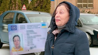 Пенсіонерка з Прилук отримала водійське посвідчення у 74 роки. СУСПІЛЬНЕ | ЛЮДИ