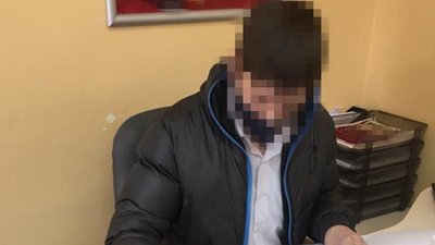 На Житомирщині викрили посадовця банку – обслуговував нелегальних експортерів державної деревини На Житомирщині викрили посадовця банку – обслуговував нелегальних експортерів державної деревини