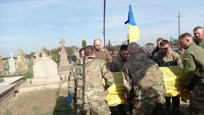 На Тернопільщині попрощалися з військовослужбовцем Михайлом Яцковським На Тернопільщині попрощалися з військовослужбовцем Михайлом Яцковським