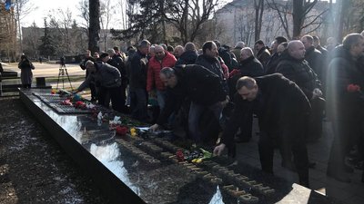 "Це відкладається на все життя". У Луцьку вшанували воїнів, які загинули в Афганістані "Це відкладається на все життя". У Луцьку вшанували воїнів, які загинули в Афганістані