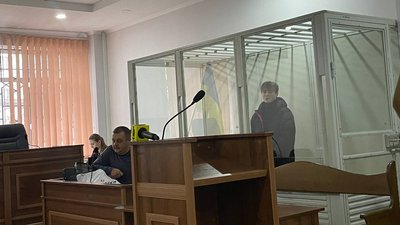 Співорганізаторам "пʼяних вечірок" у Києві продовжили тримання під вартою Співорганізаторам "пʼяних вечірок" у Києві продовжили тримання під вартою