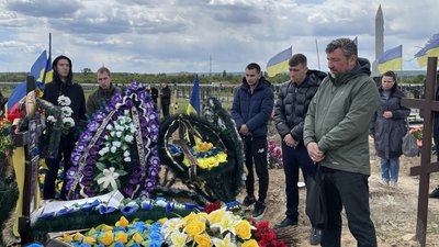"Загинув за брата і за справедливість". У Харкові попрощалися із захисником України Сергієм Філоненком