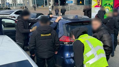 На київському вокзалі затримали директора департаменту "Укрнафти": вимагав 160 тисяч хабаря